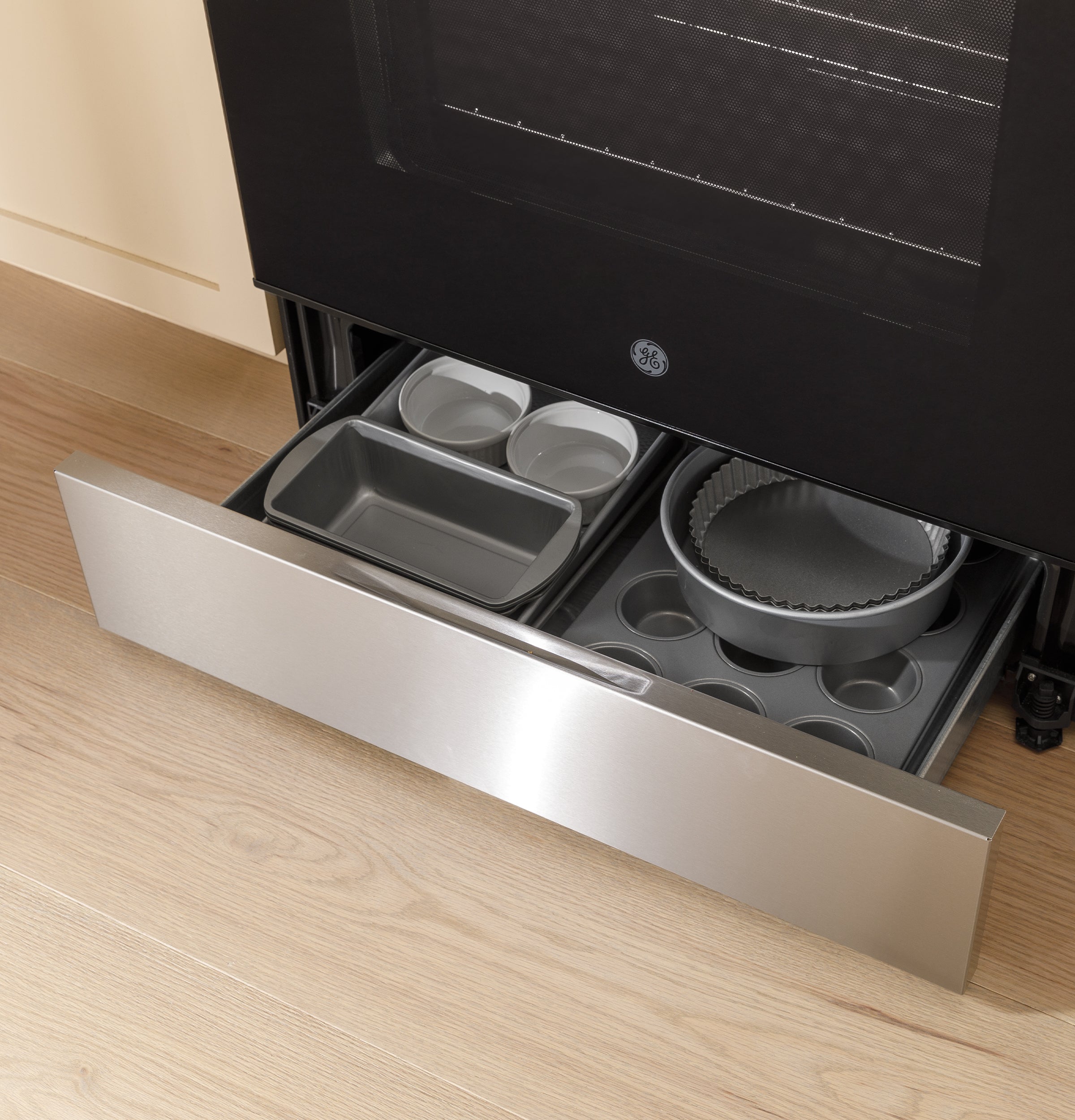 GE STAINLESS 30" FREE STANDING GAS RANGE - Pearl Silver|Black - Ranges - Additional View 14