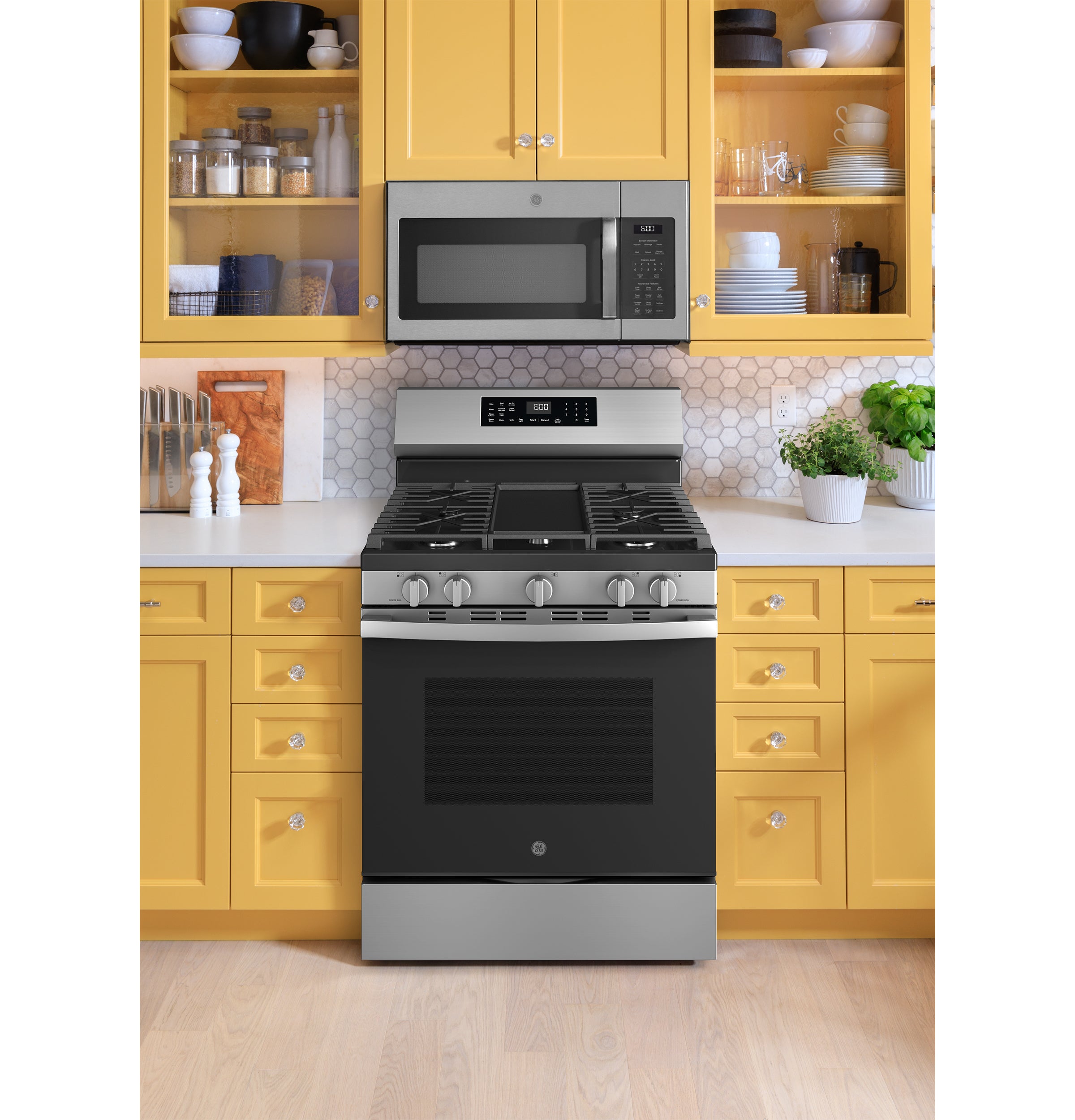 GE STAINLESS STEEL GAS CONVECTION AIR FRY RANGE - Pearl Silver|Black - Ranges - Additional View 5