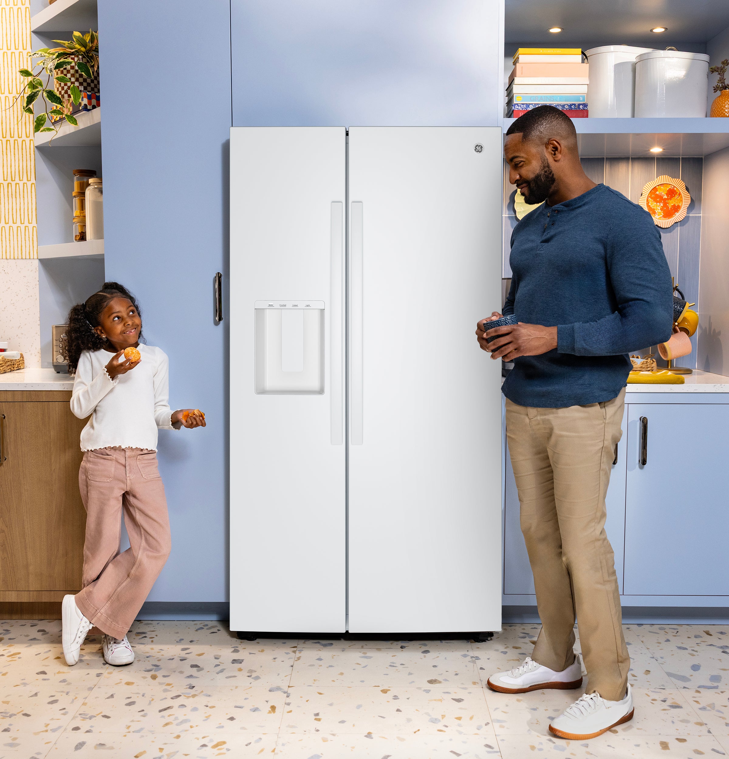 GE WHITE 28CU SIDE BY SIDE REFRIGERATOR WITH DISPENSER - Refrigerators - Additional View 27