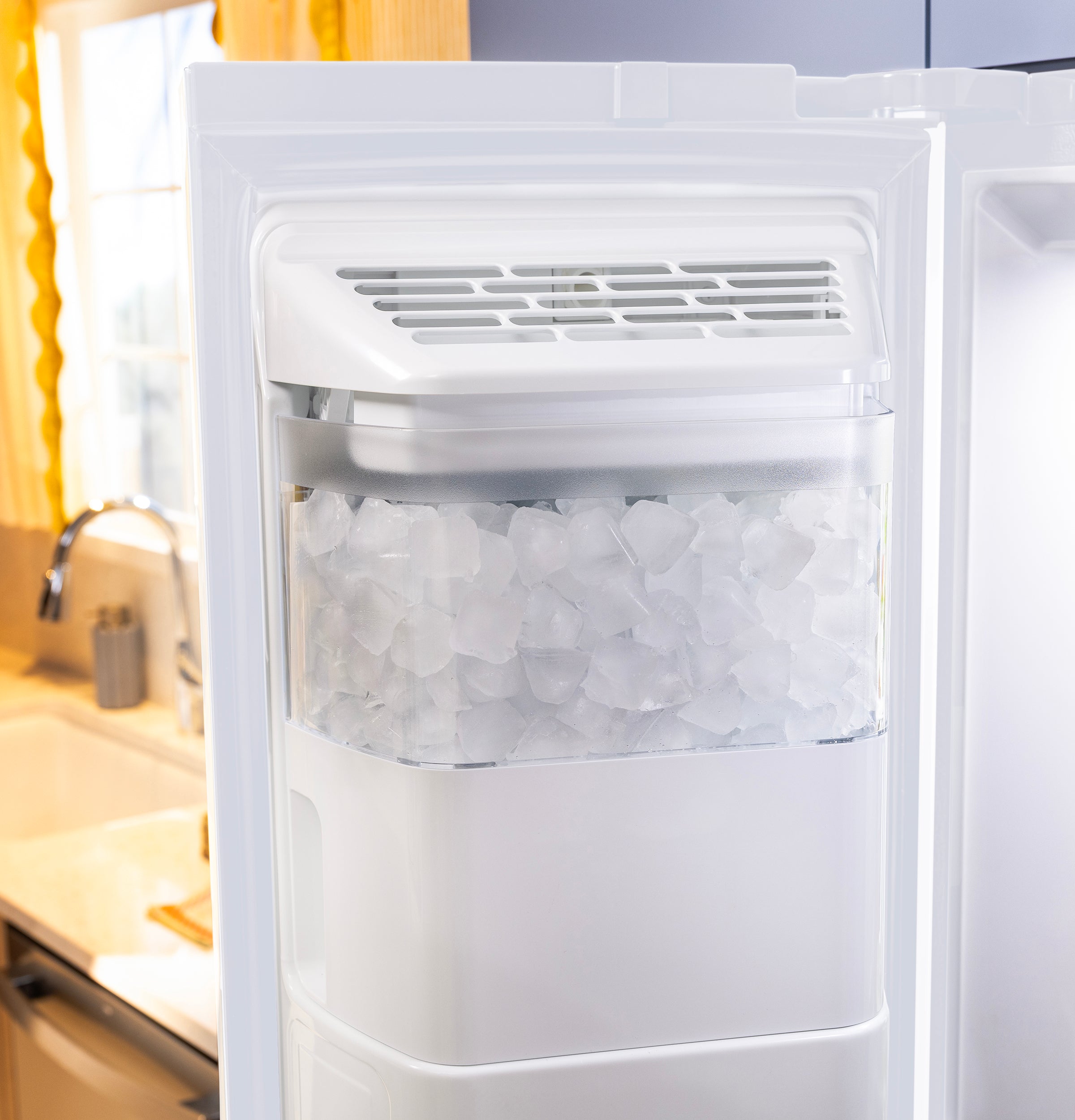 GE WHITE 28CU SIDE BY SIDE REFRIGERATOR WITH DISPENSER - Refrigerators - Additional View 13