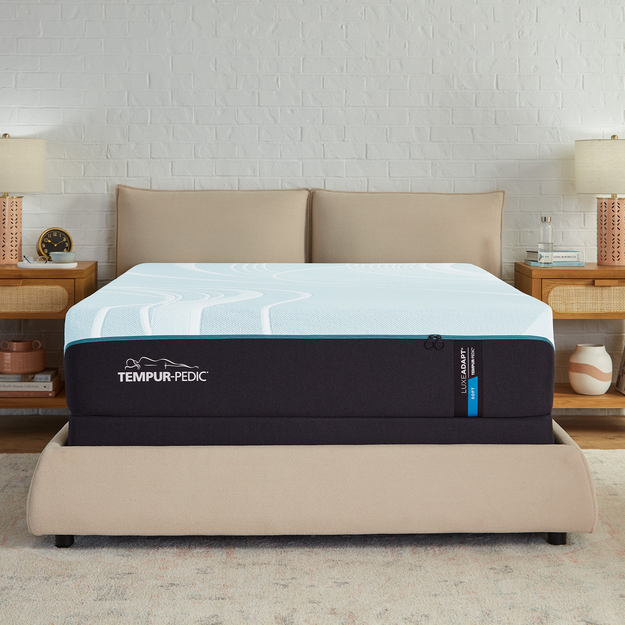Tempur Sealy - LUXEADAPT 2.0 SOFT KING MATTRESS - White|Black Fabric - Mattresses - Additional View 3
