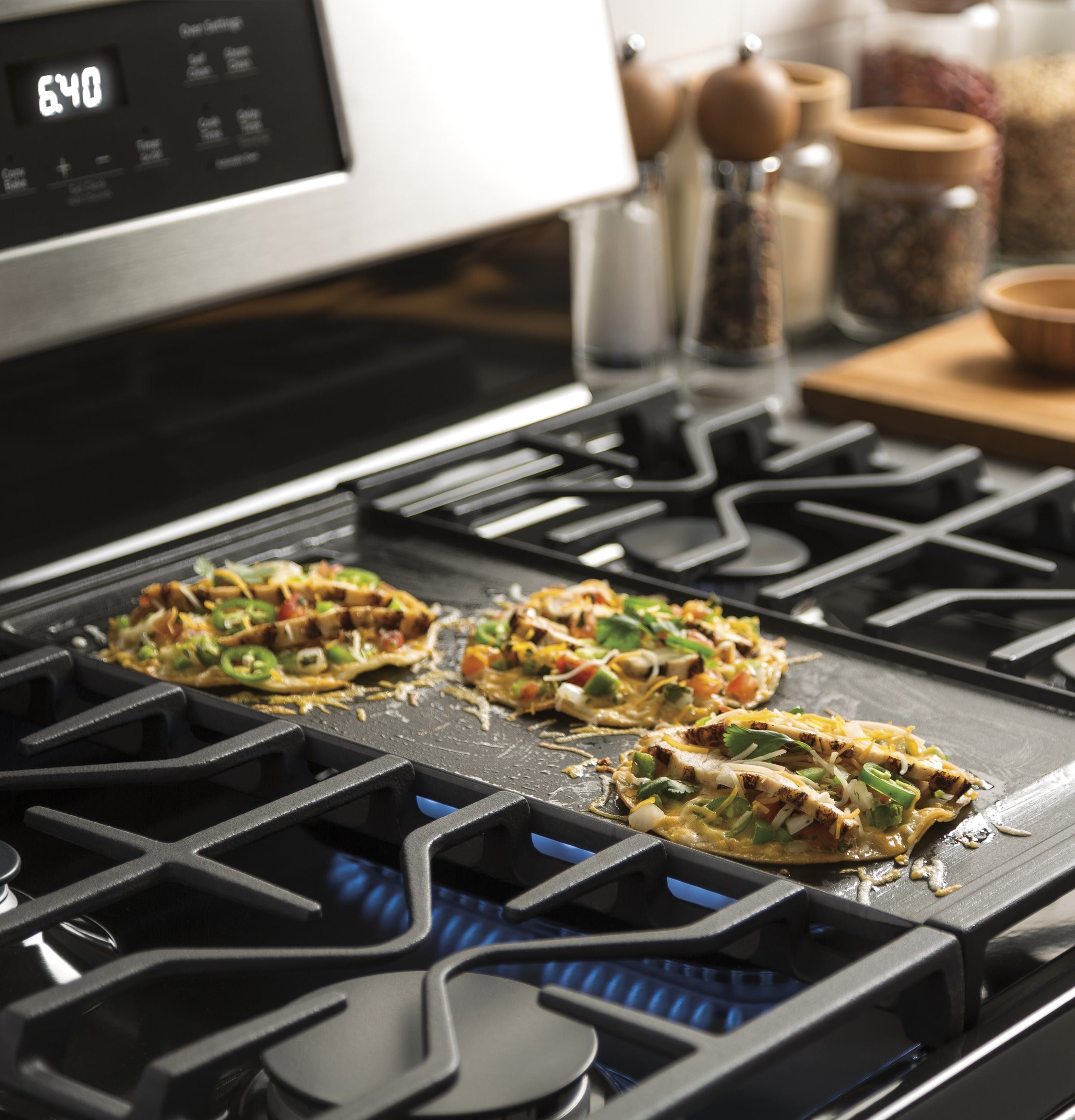 GE STAINLESS STEEL 30" FREE-STANDING GAS RANGE - Pearl Silver|Black - Ranges - Additional View 7