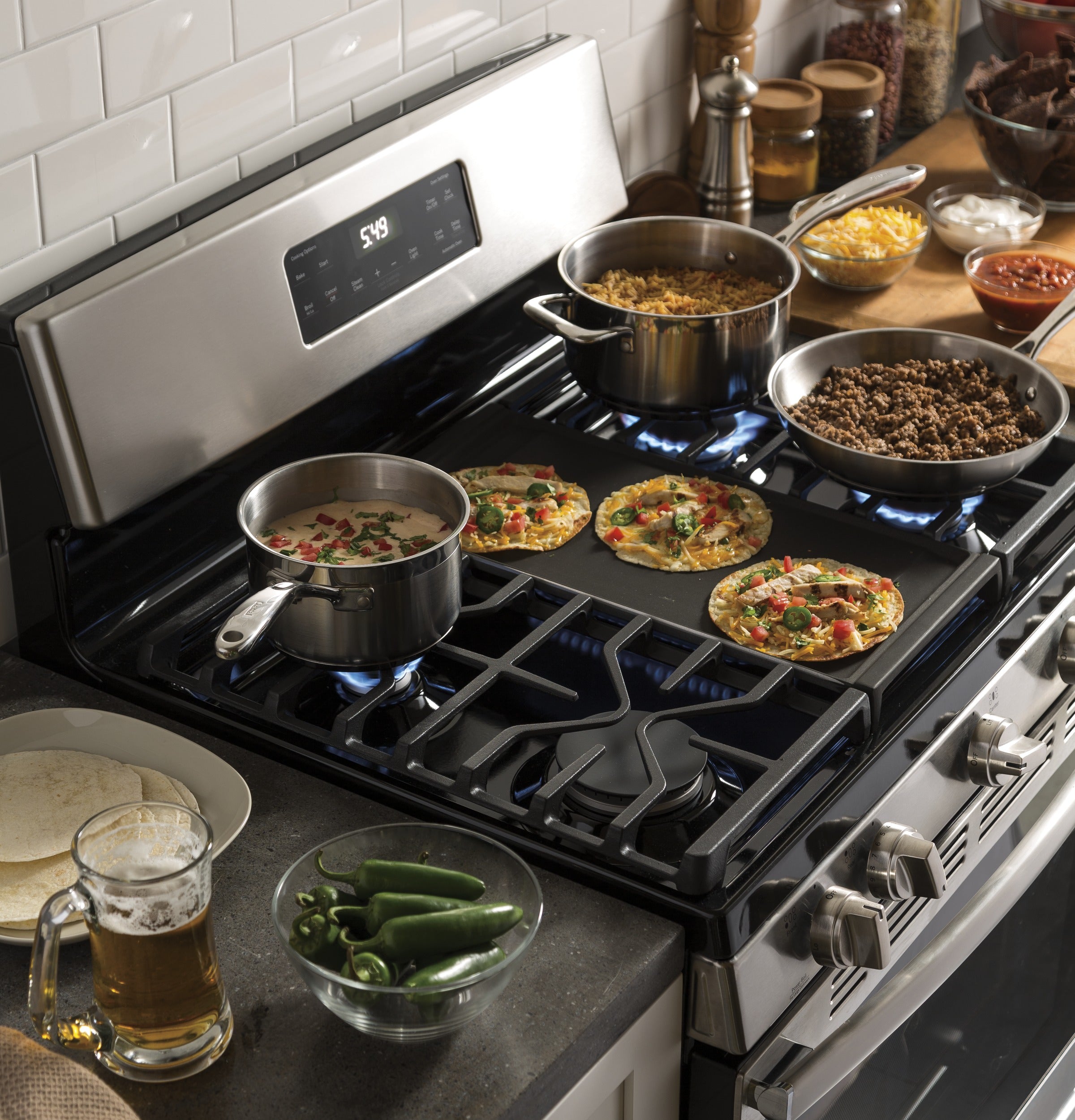 GE STAINLESS STEEL 30" FREE-STANDING GAS RANGE - Pearl Silver|Black - Ranges - Additional View 10