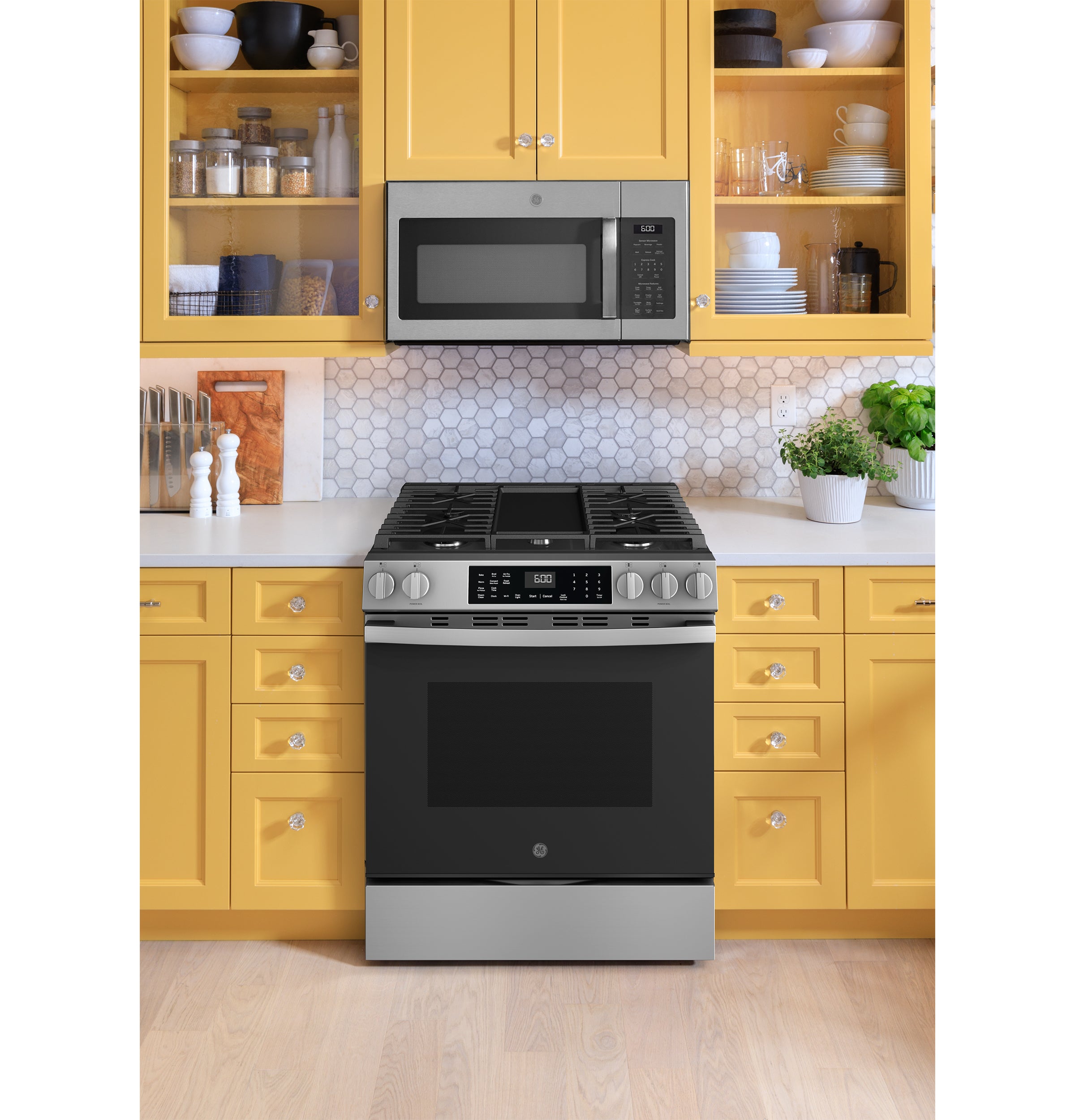 GE STAINLESS SLIDE-IN GAS RANGE WITH CONVECTION AND AIR FRY - Pearl Silver|Black - Ranges - Additional View 5