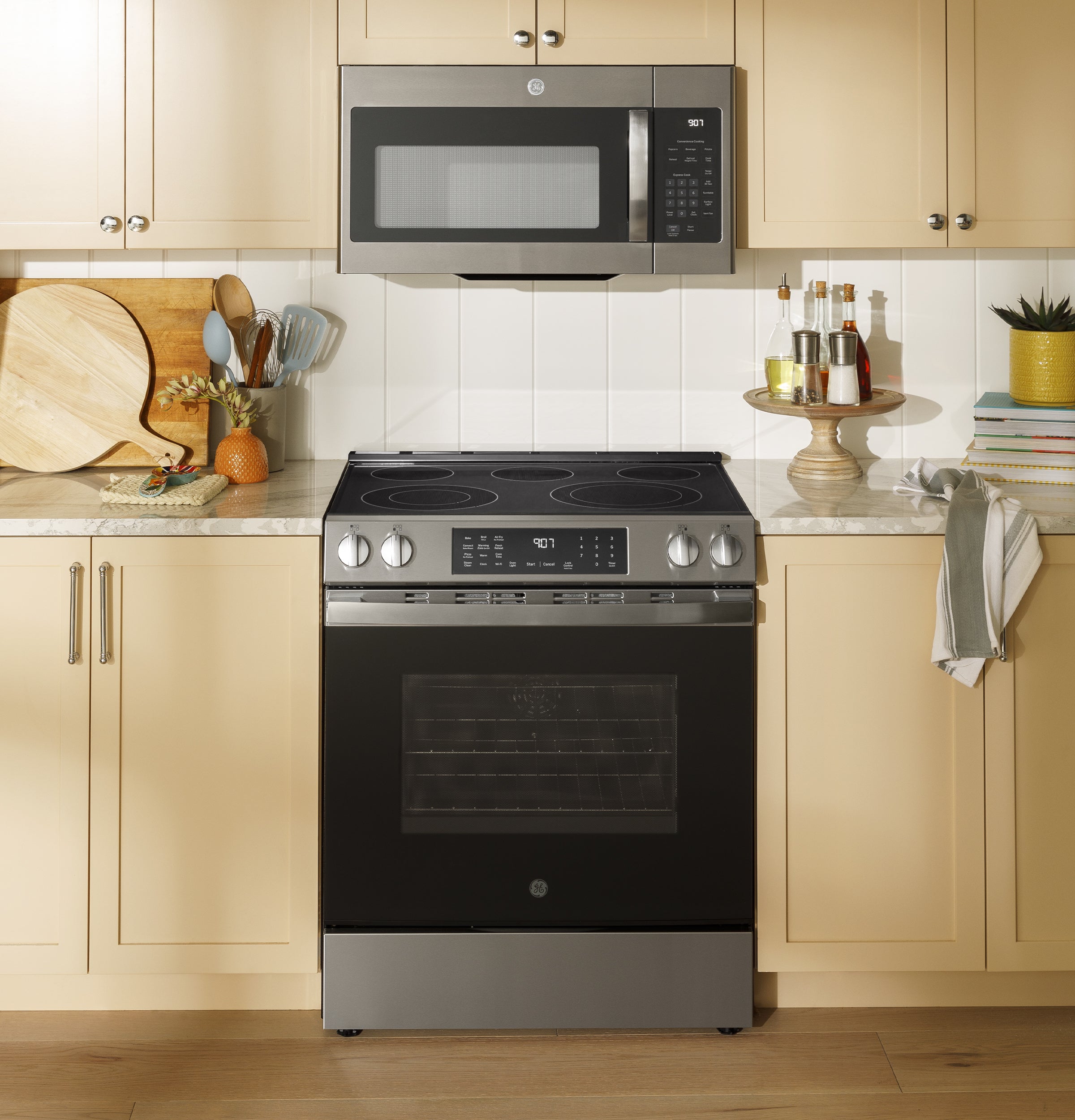 GE STAINLESS ELECTRIC SLIDE-IN CONVECTION RANGE WITH AIR FRY - Pearl Silver|Black - Ranges - Additional View 6