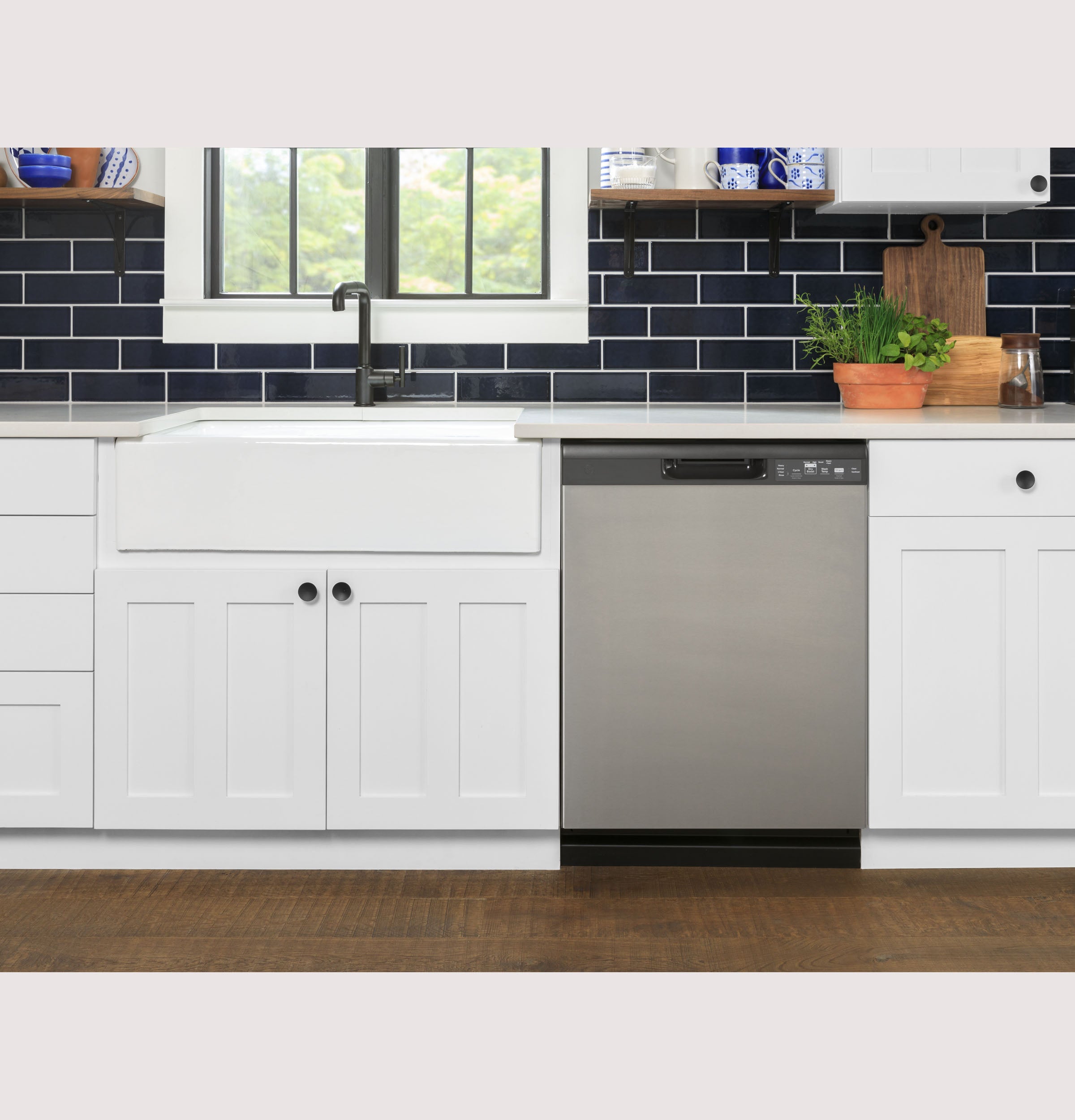 GE STAINLESS DISHWASHER FRONT CONTROL WITH STEAM - Pearl Silver - Dishwashers - Additional View 5