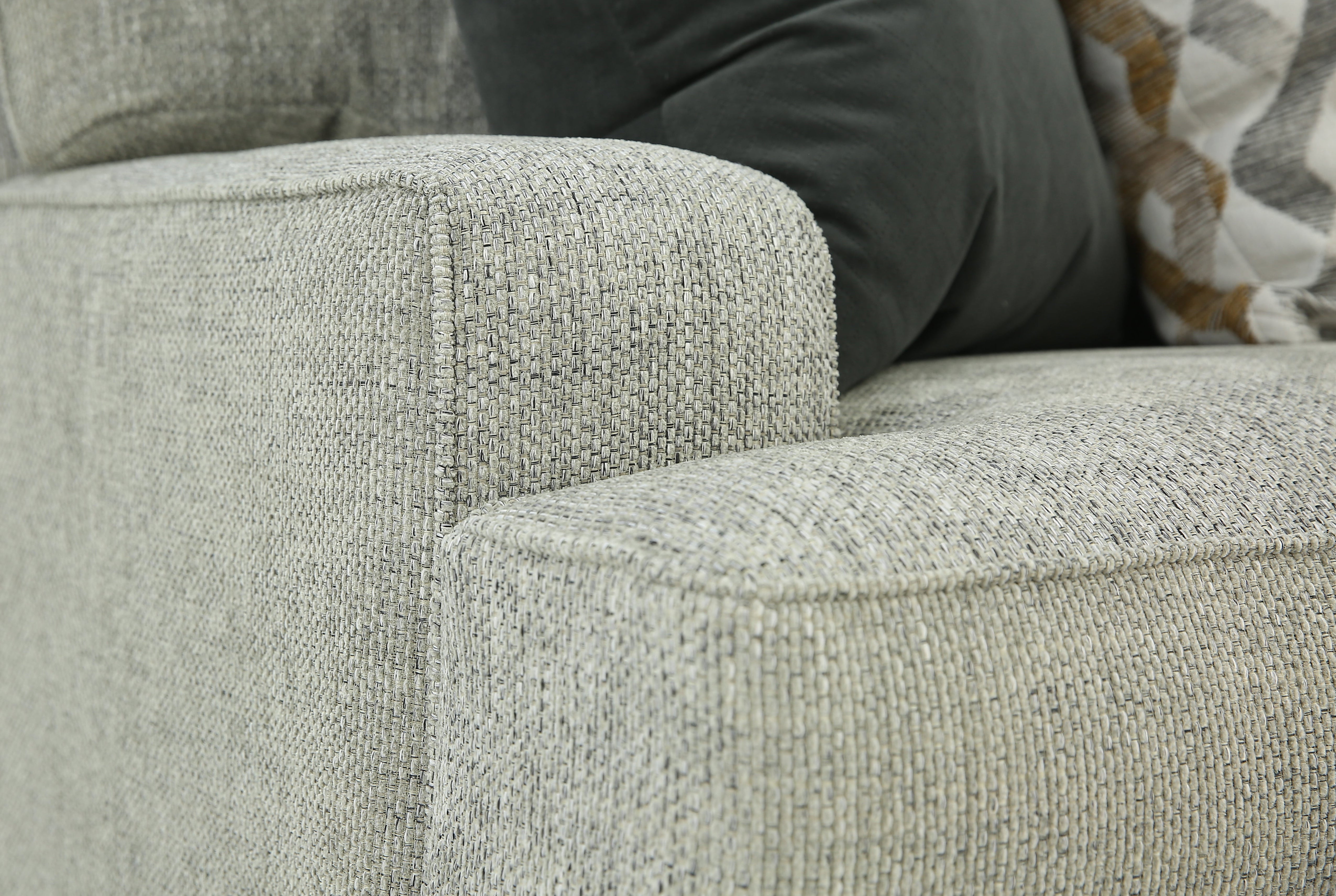 PROTEGE OVERSIZED CHAIR - Additional View 4