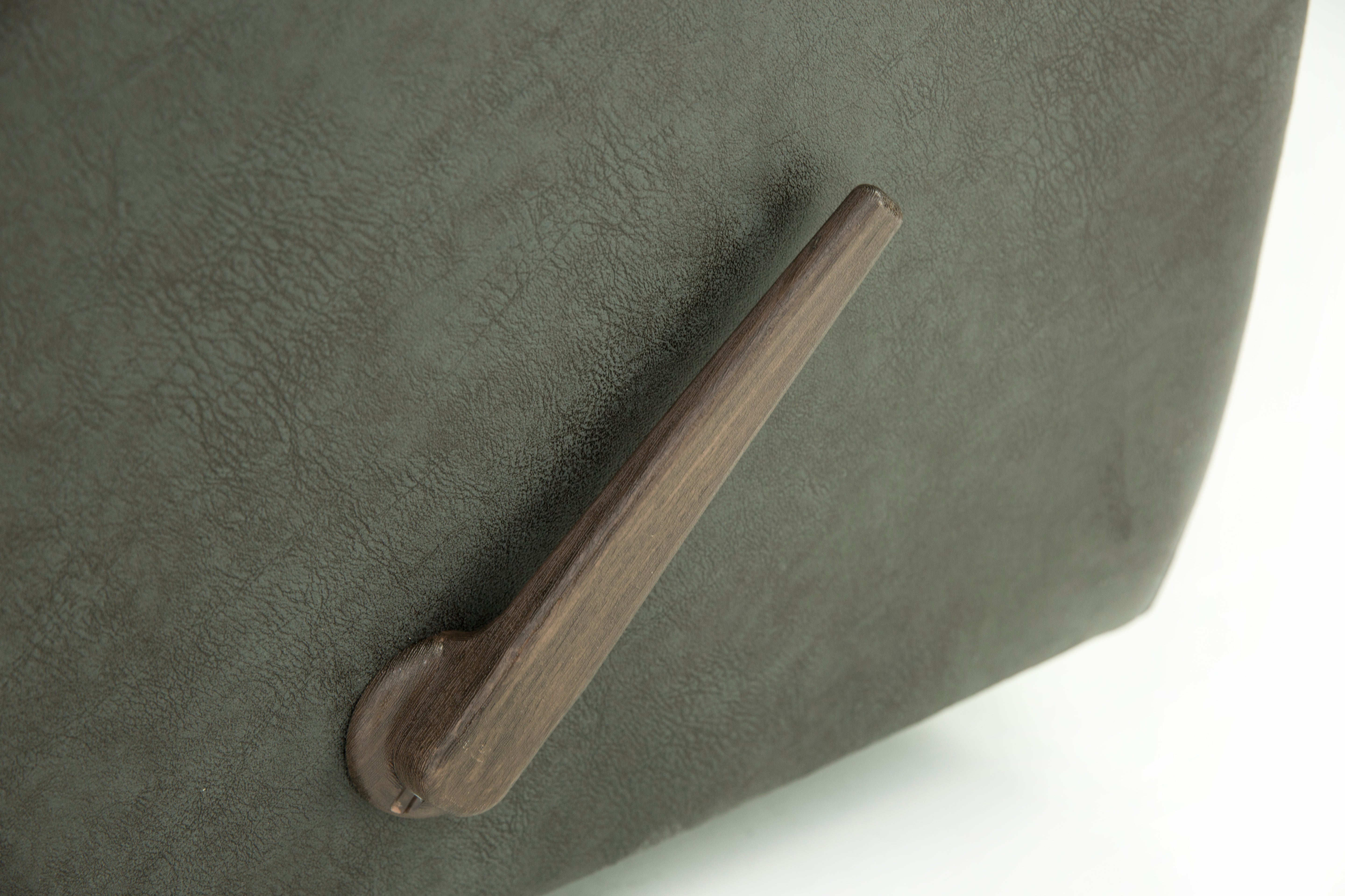 Denver Rocker Recliner - Tar - Additional View 3