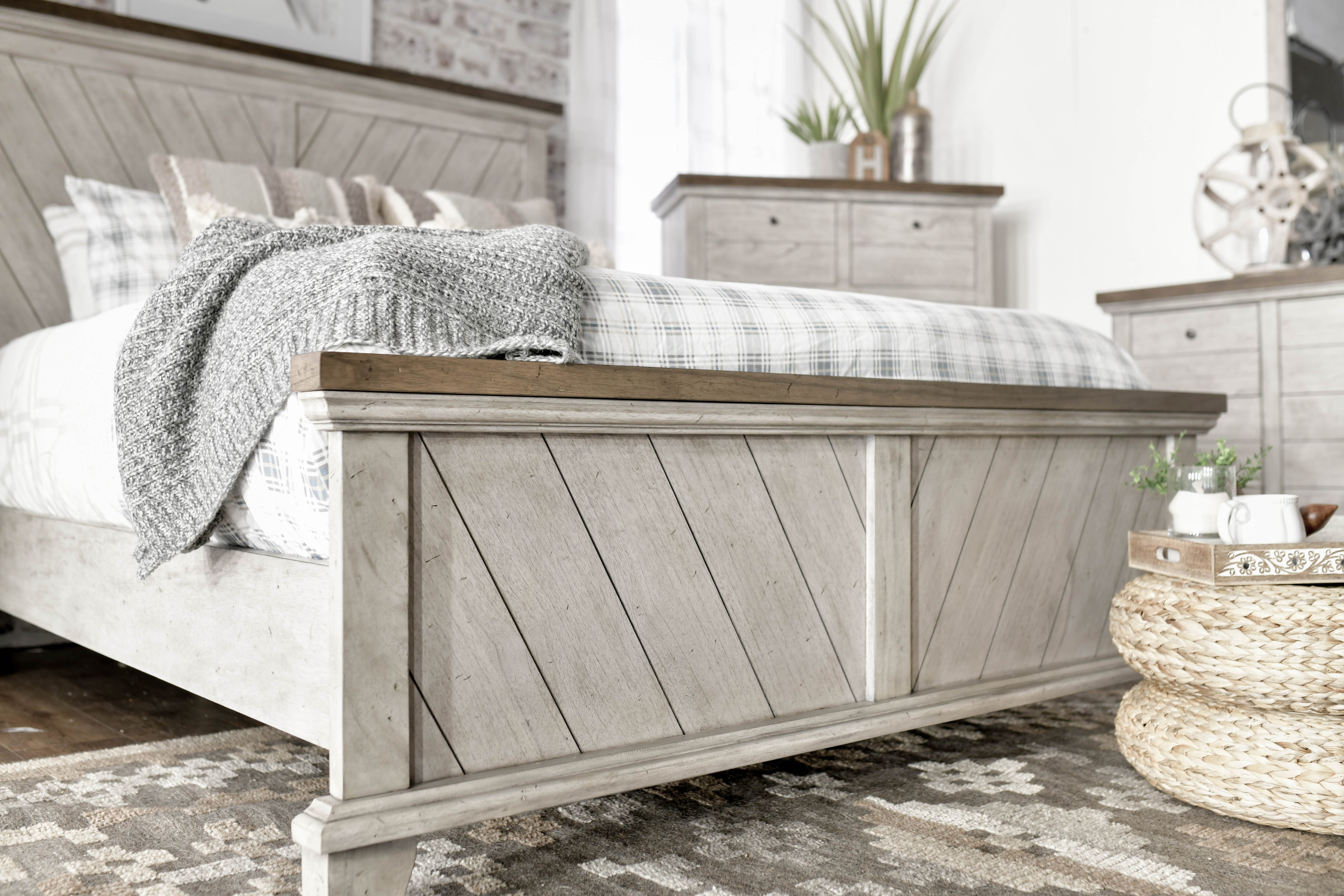 Steve Silver Furniture - Bear Creek Queen Bed - White - Faux Leather - Beds - Additional View 1