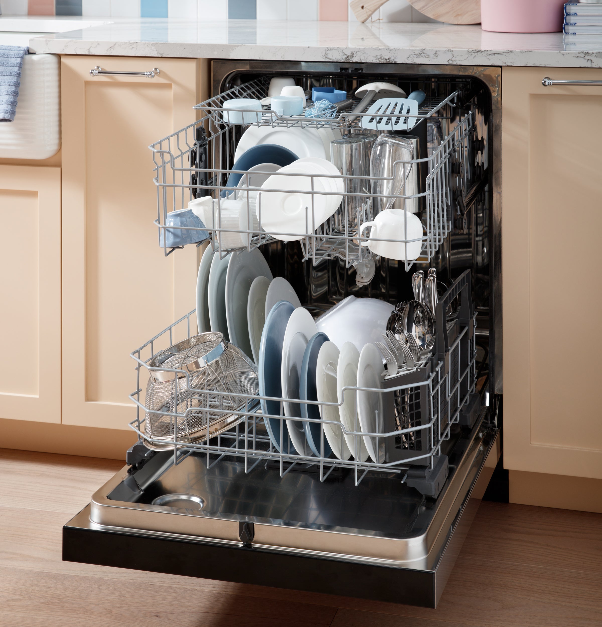 GE FINGERPRINT RESISTANT STAINLESS STEEL TOP CONTROL DISHWASHER - Pearl Silver - Dishwashers - Additional View 7