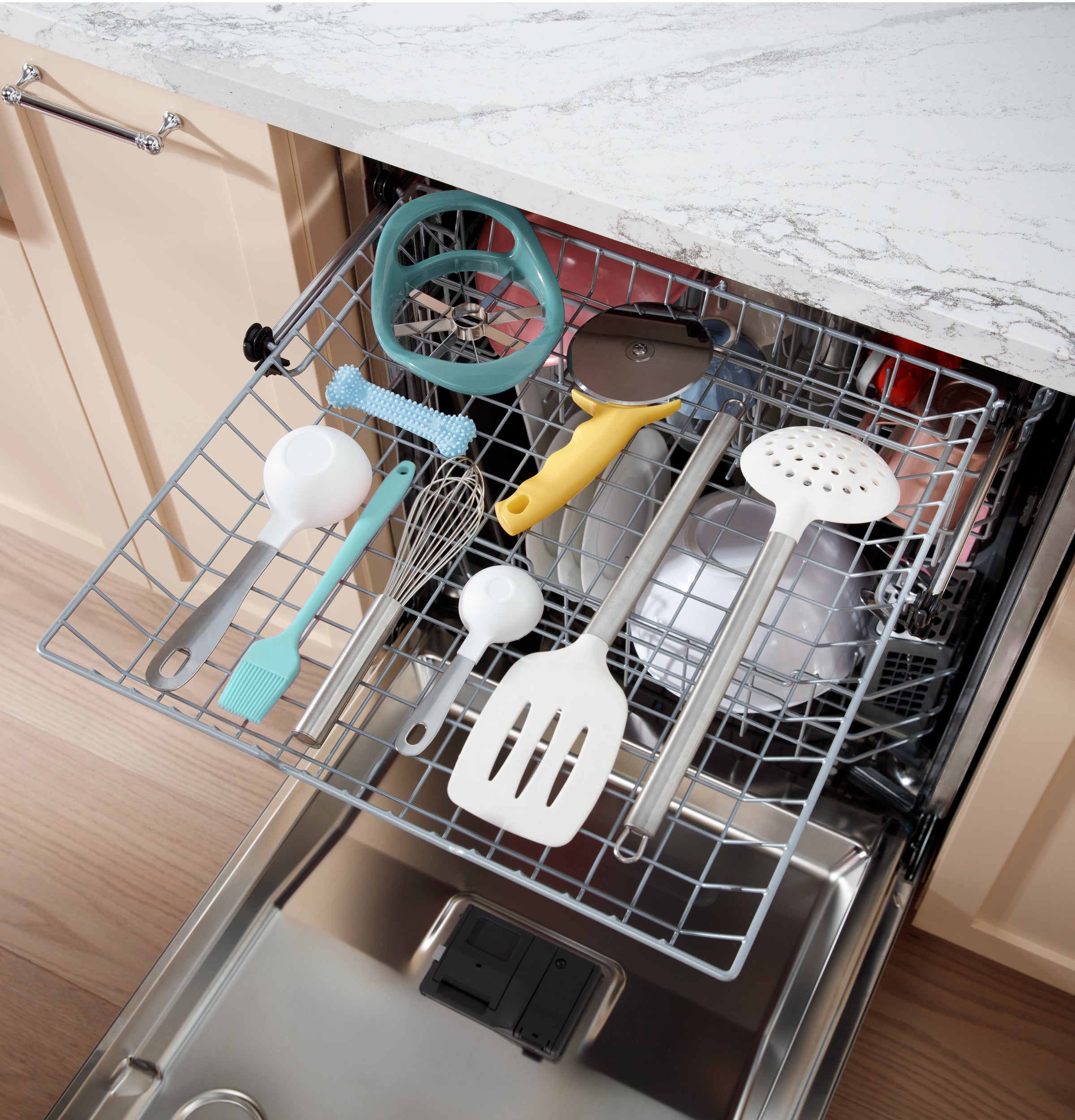 GE FINGERPRINT RESISTANT STAINLESS STEEL TOP CONTROL DISHWASHER - Pearl Silver - Dishwashers - Additional View 9