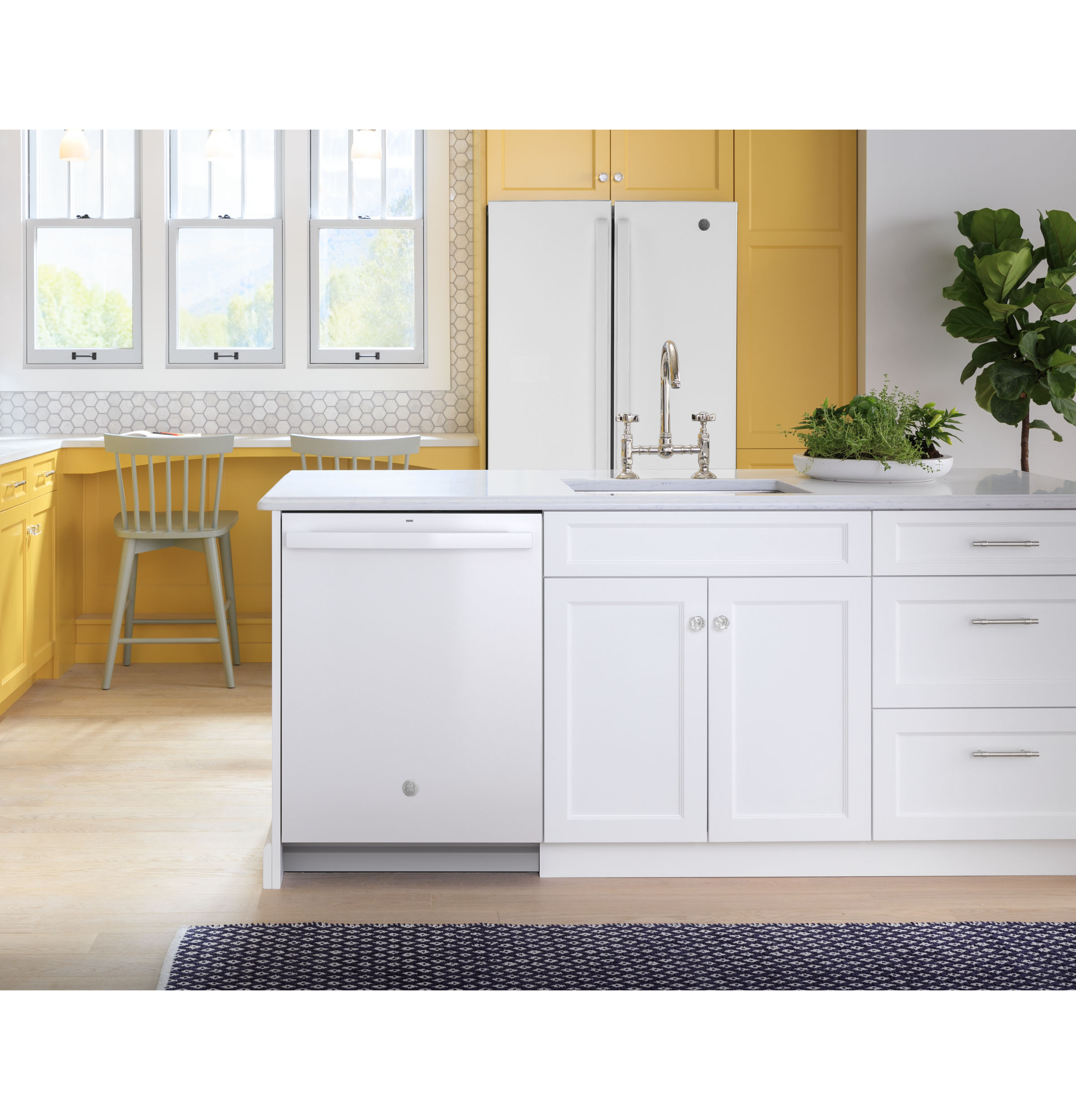 GE WHITE TOP CONTROL DISHWASHER - Dishwashers - Additional View 5