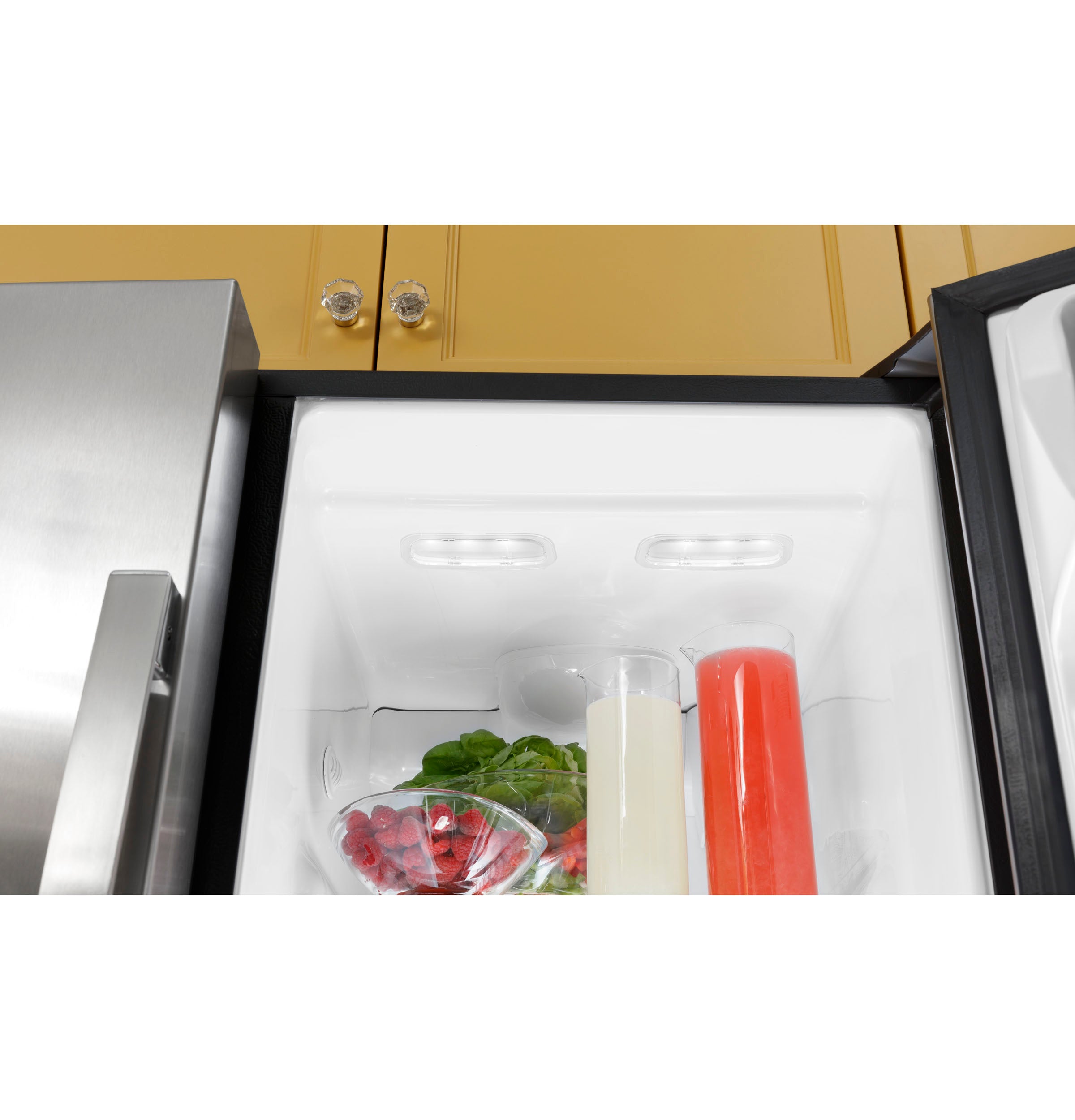 GE WHITE SIDE BY SIDE 23CU REFRIGERATOR - Refrigerators - Additional View 8