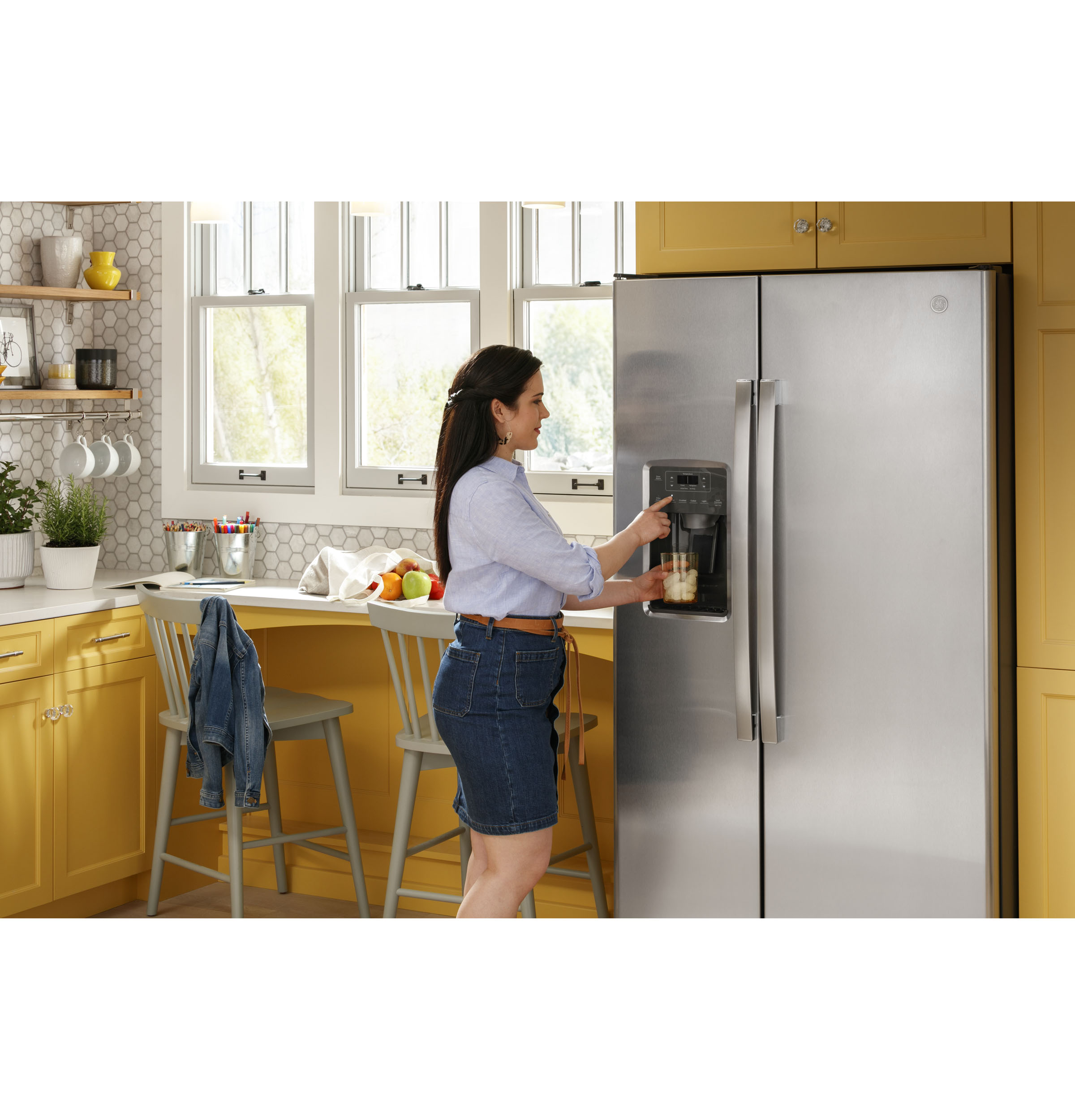 GE WHITE SIDE BY SIDE 23CU REFRIGERATOR - Refrigerators - Additional View 13