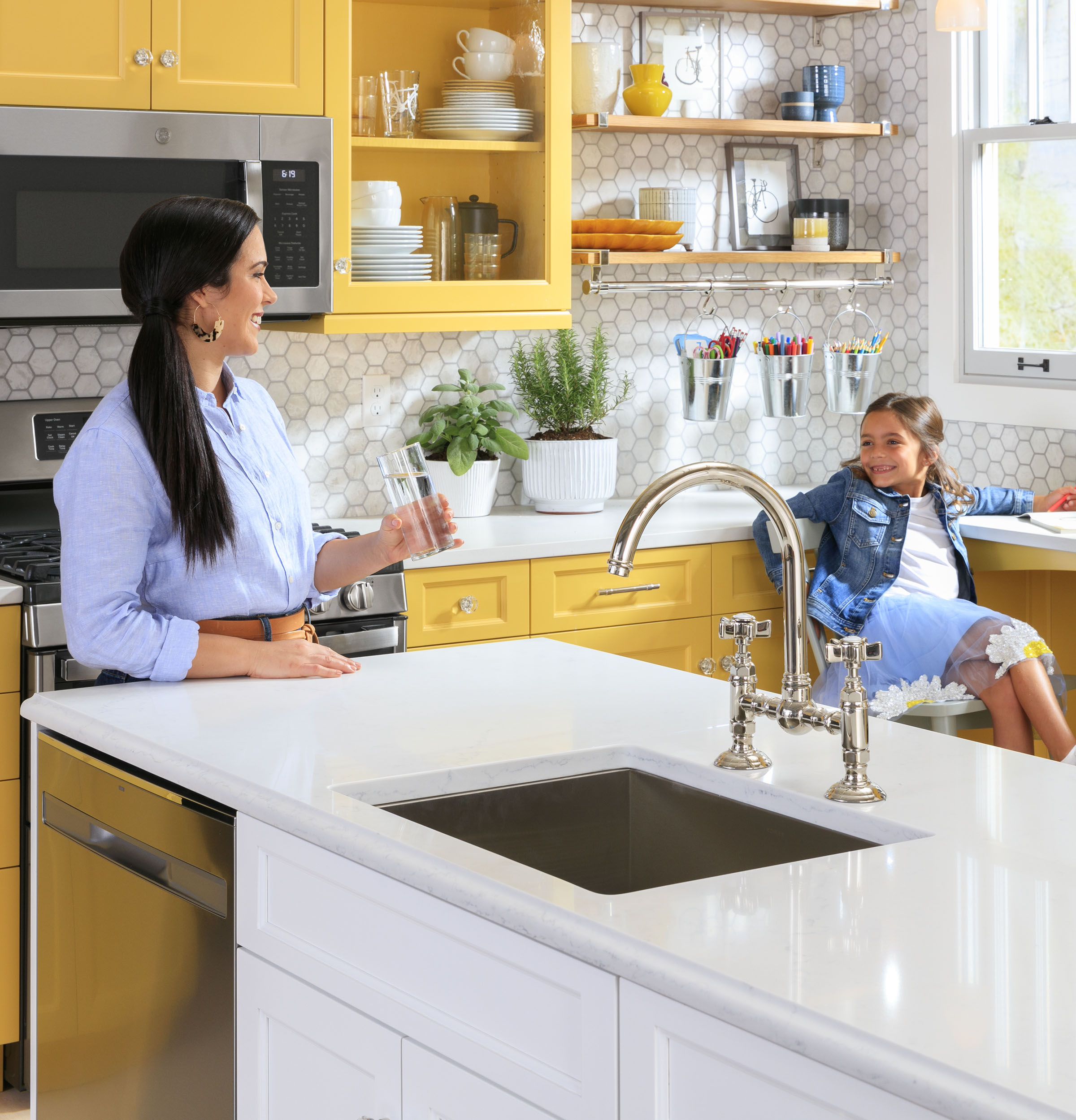 GE FINGERPRINT RESISTANT STAINLESS STEEL 1.7CU OVER-THE-RANGE MICROWAVE - Pearl Silver|Black - Microwaves - Additional View 18
