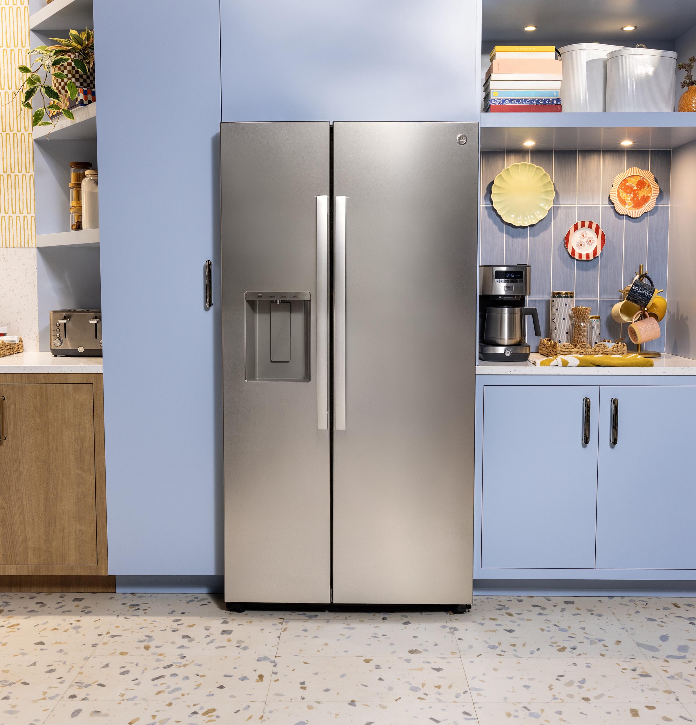 GE FINGERPRINT RESISTANT STAINLESS SIDE BY SIDE WITH DISPENSER - Pearl Silver - Refrigerators - Additional View 28