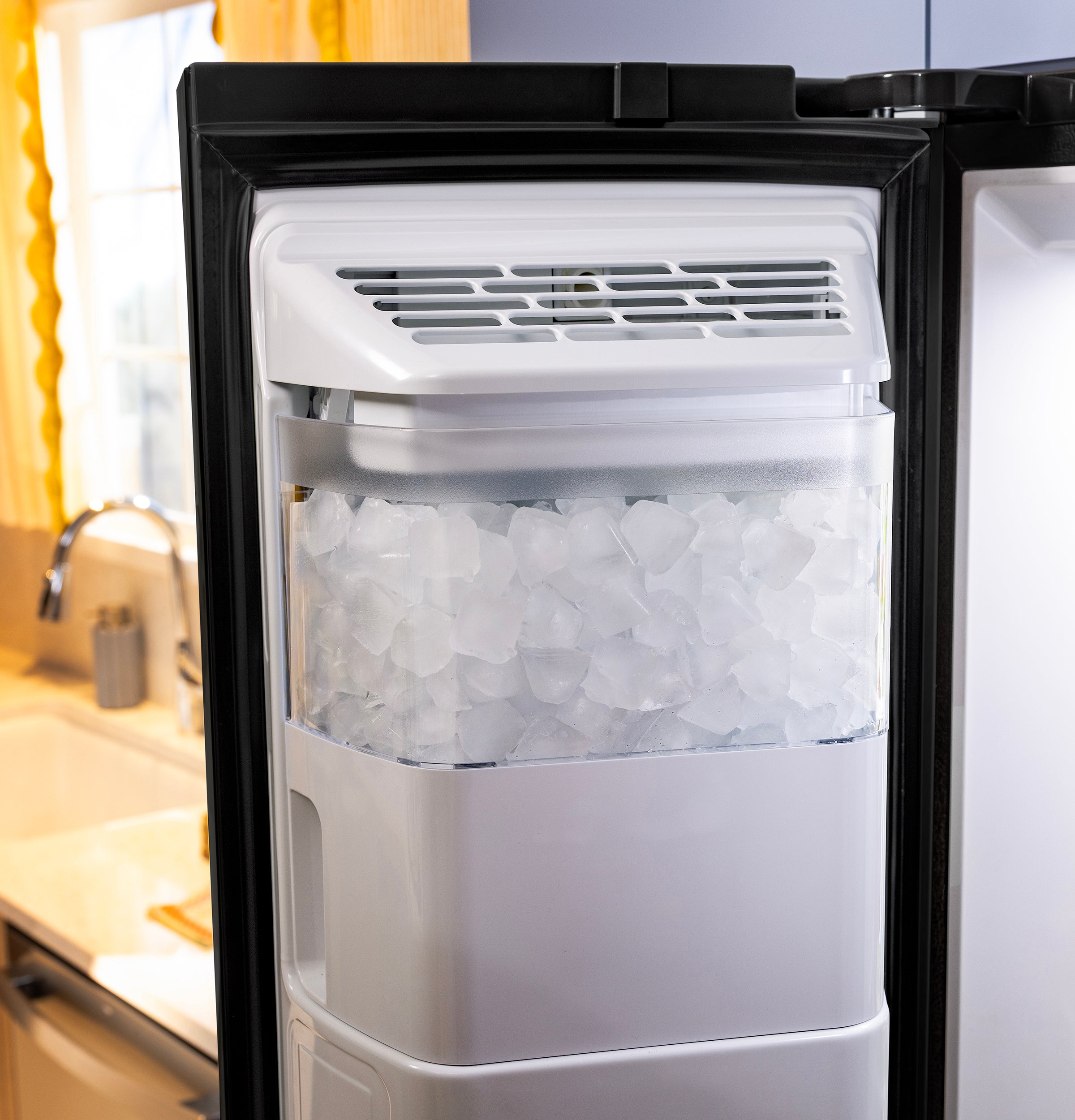 GE BLACK 28CU SIDE BY SIDE REFRIGERATOR WITH DISPENSER - Refrigerators - Additional View 14
