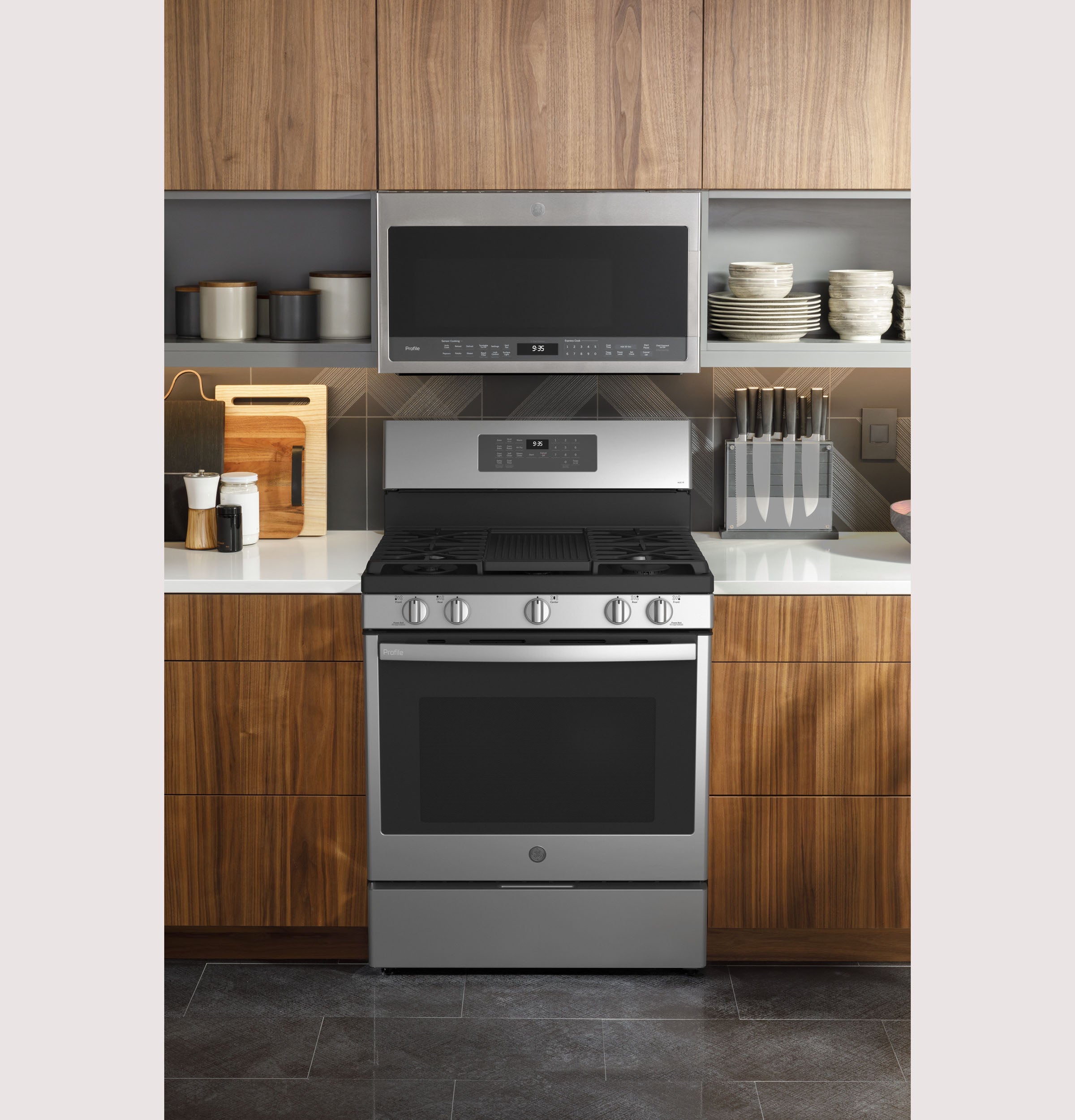 GE STAINLESS STEEL FINGERPRINT RESISTANT PROFILE SMART FREESTANDING GAS RANGE WITH AIR FRY - Pearl Silver|Black - Ranges - Additional View 5