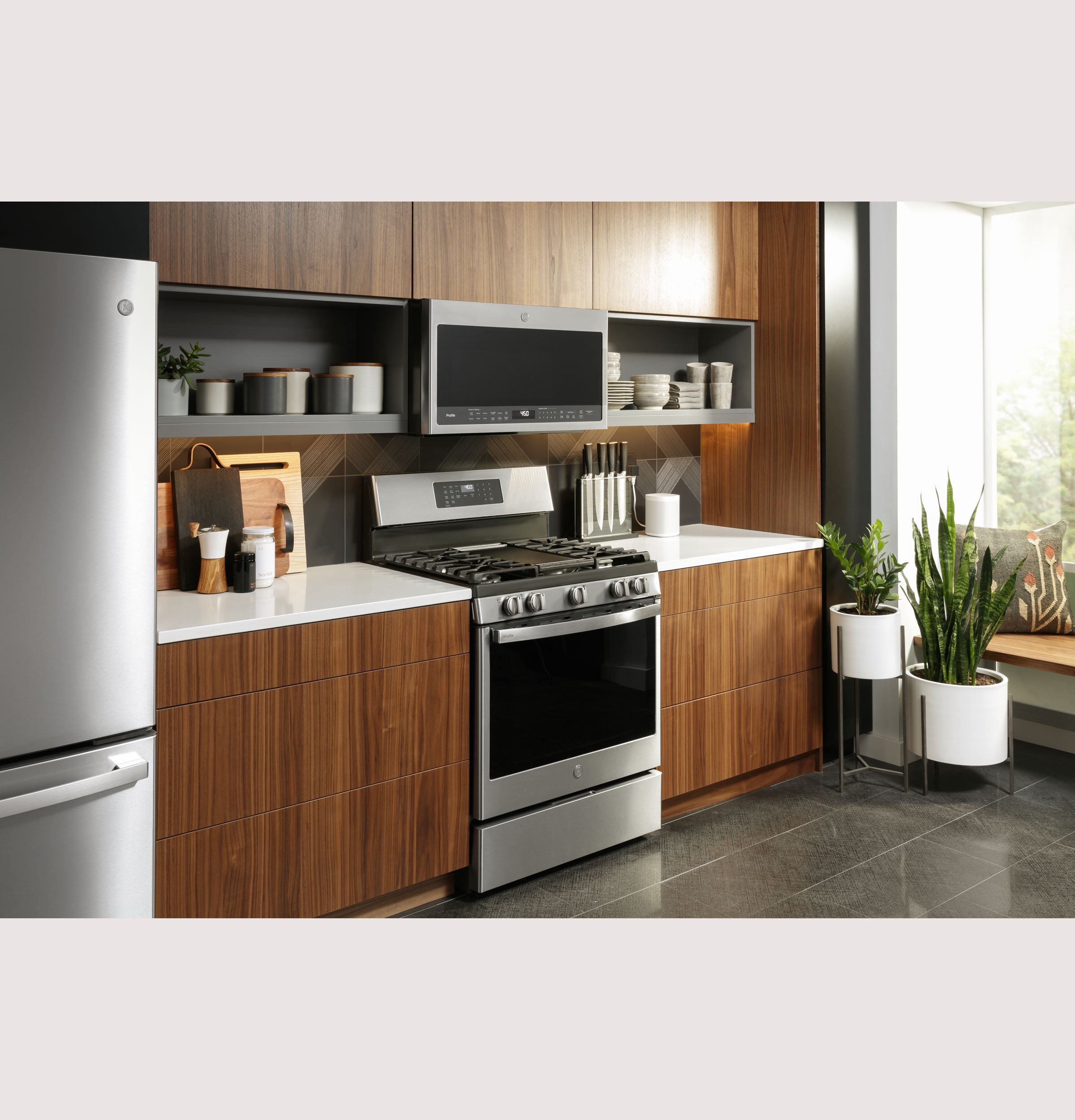 GE STAINLESS STEEL FINGERPRINT RESISTANT PROFILE SMART FREESTANDING GAS RANGE WITH AIR FRY - Pearl Silver|Black - Ranges - Additional View 6