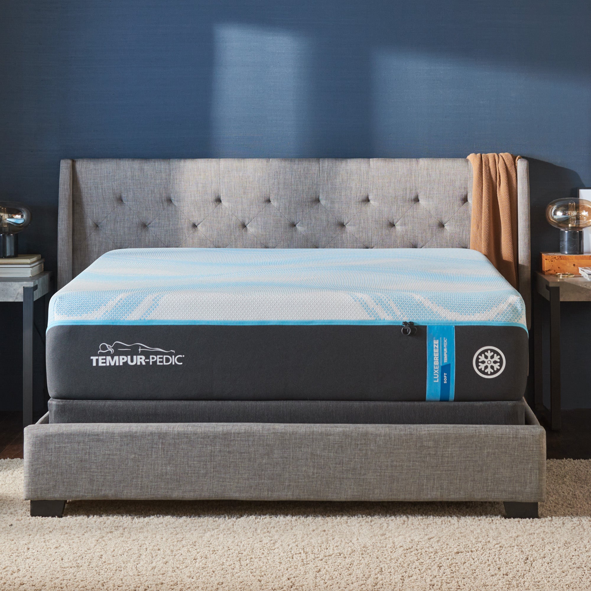 Tempur Sealy - Luxe Breeze 2.0 Soft Queen Mattress - Black|White Fabric - Mattresses - Additional View 5