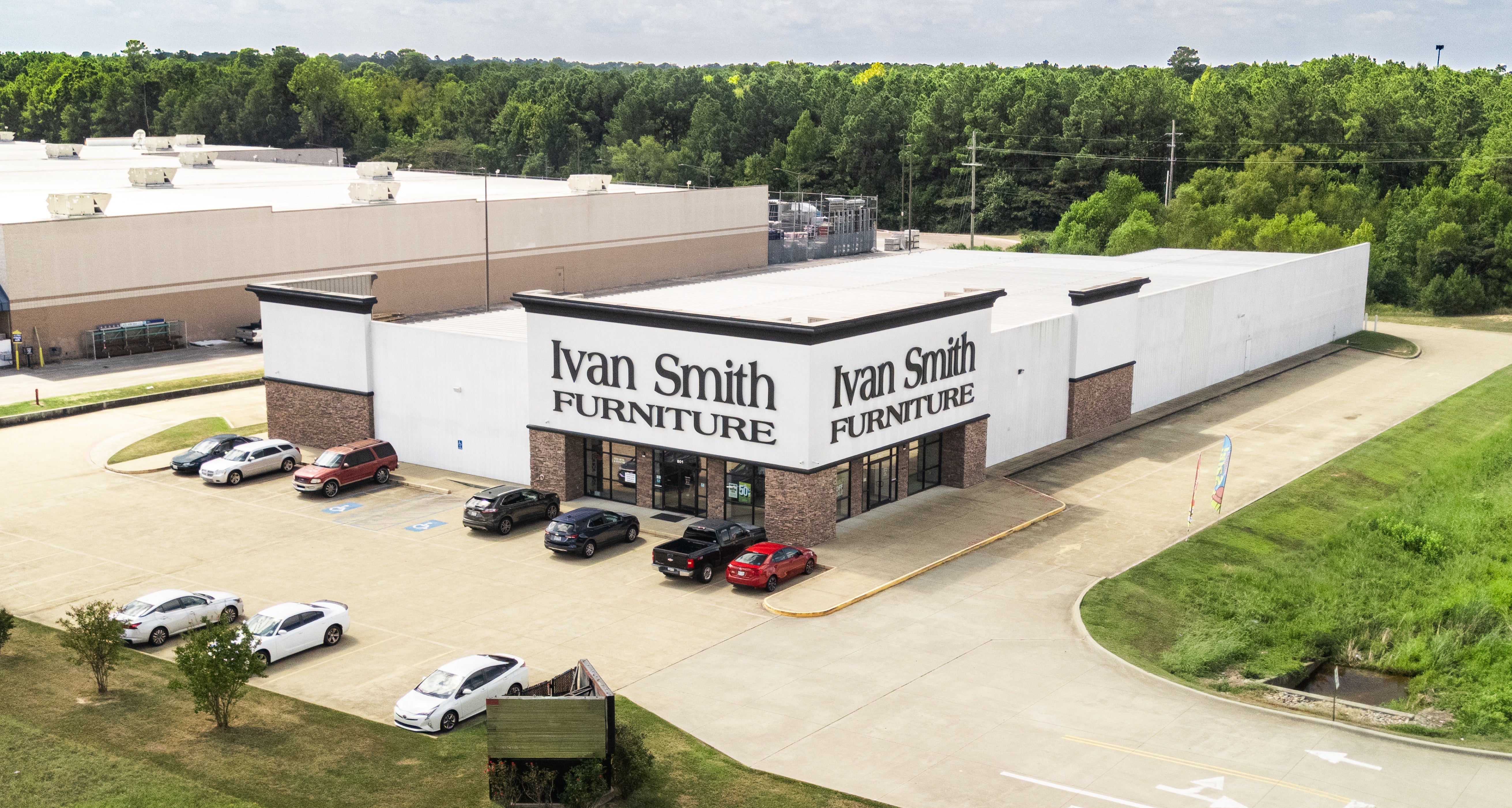 Ivan Smith Furniture Texarkana Storefront